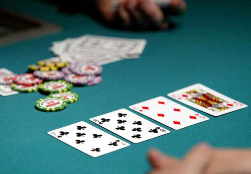 Tìm hiểu về Bluff trong Poker là gì và chơi thế nào